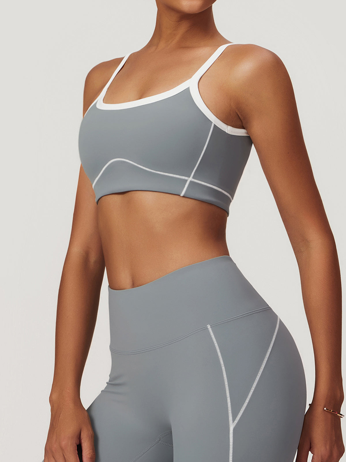 Cami Seamless Contrast Binding Sports Bra